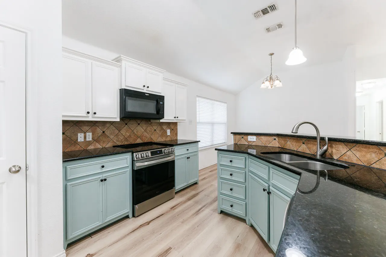 Photo 19 — 6906 37th Street, Lubbock, TX 79407
