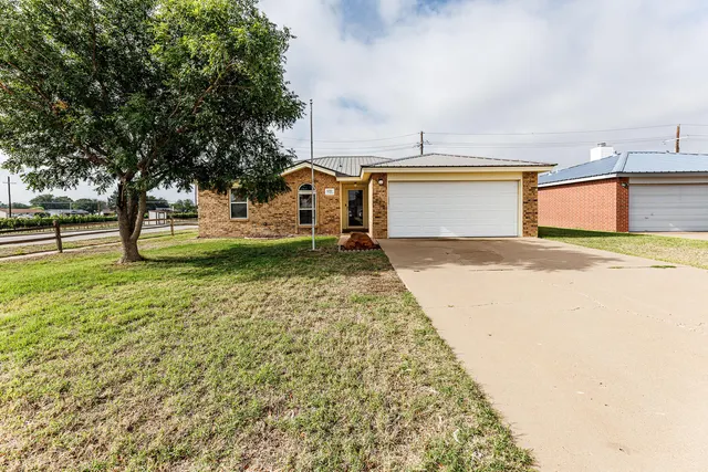 Photo 2 — 6301 33rd Street, Lubbock, TX 79407