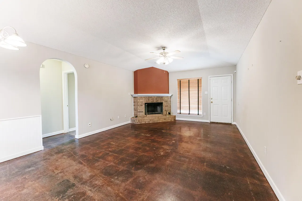 Photo 6 — 6301 33rd Street, Lubbock, TX 79407