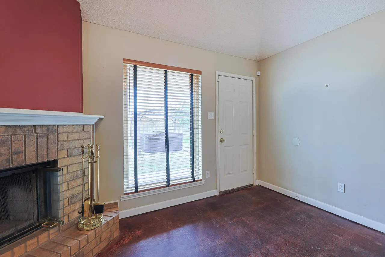 Photo 8 — 6301 33rd Street, Lubbock, TX 79407