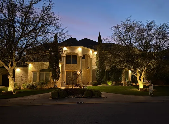 Photo 3 — 1914 Aberdeen Avenue, Lubbock, TX 79407