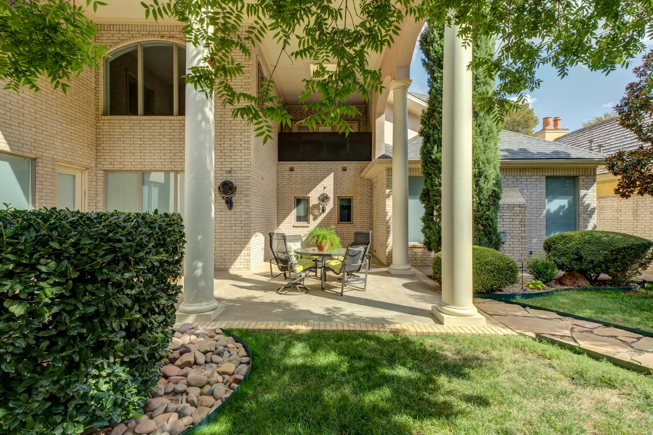 Photo 90 — 1914 Aberdeen Avenue, Lubbock, TX 79407