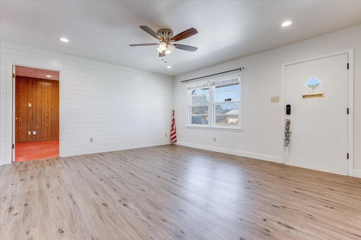 Photo 7 — 2801 62nd Street, Lubbock, TX 79413