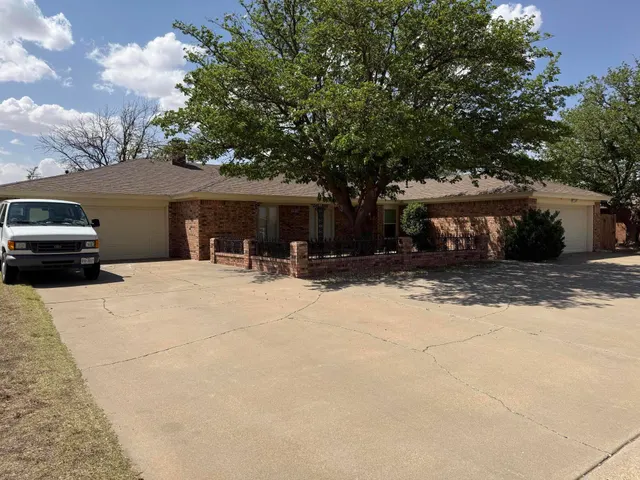 Photo 2 — 7914 Aberdeen Avenue, Lubbock, TX 79424