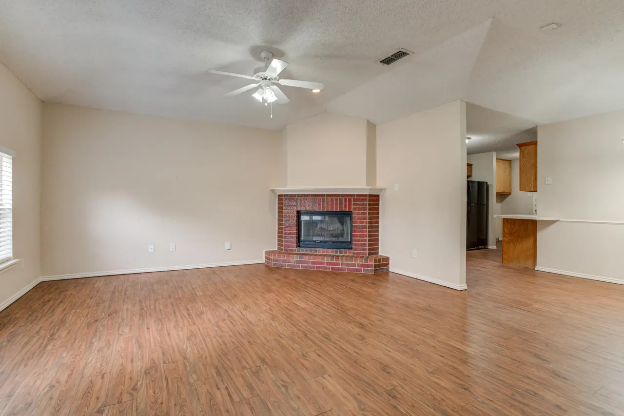 Photo 6 — 805 Grover Avenue, Lubbock, TX 79416