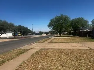Photo 24 — 2513 52nd Street, Lubbock, TX 79413