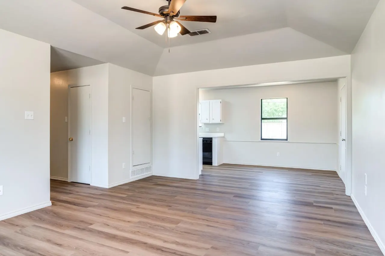 Photo 6 — 4421 Kemper Street, Lubbock, TX 79416