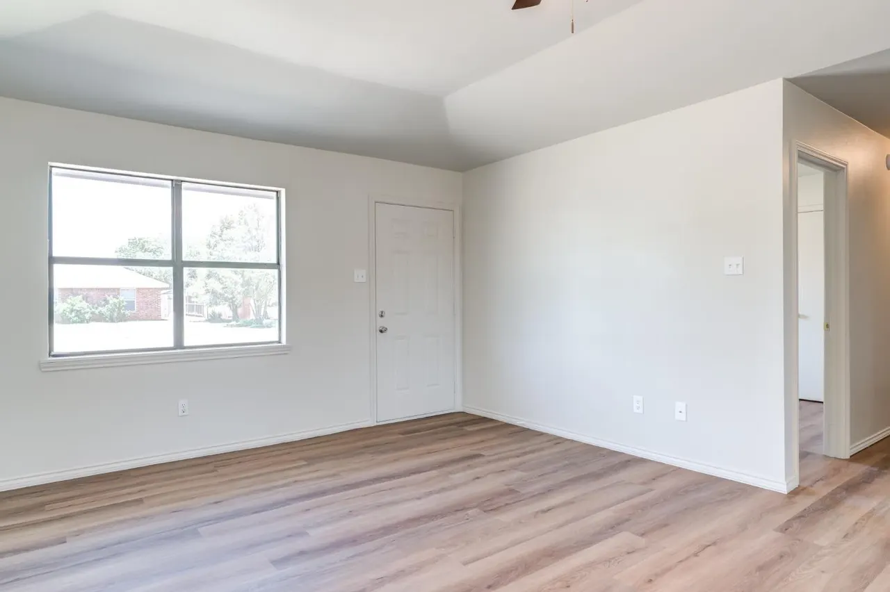 Photo 7 — 4421 Kemper Street, Lubbock, TX 79416