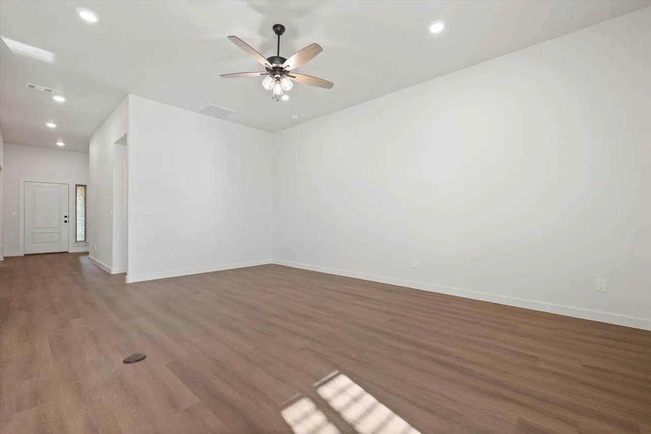 Photo 8 — 12004 Justice Avenue, Lubbock, TX 79424