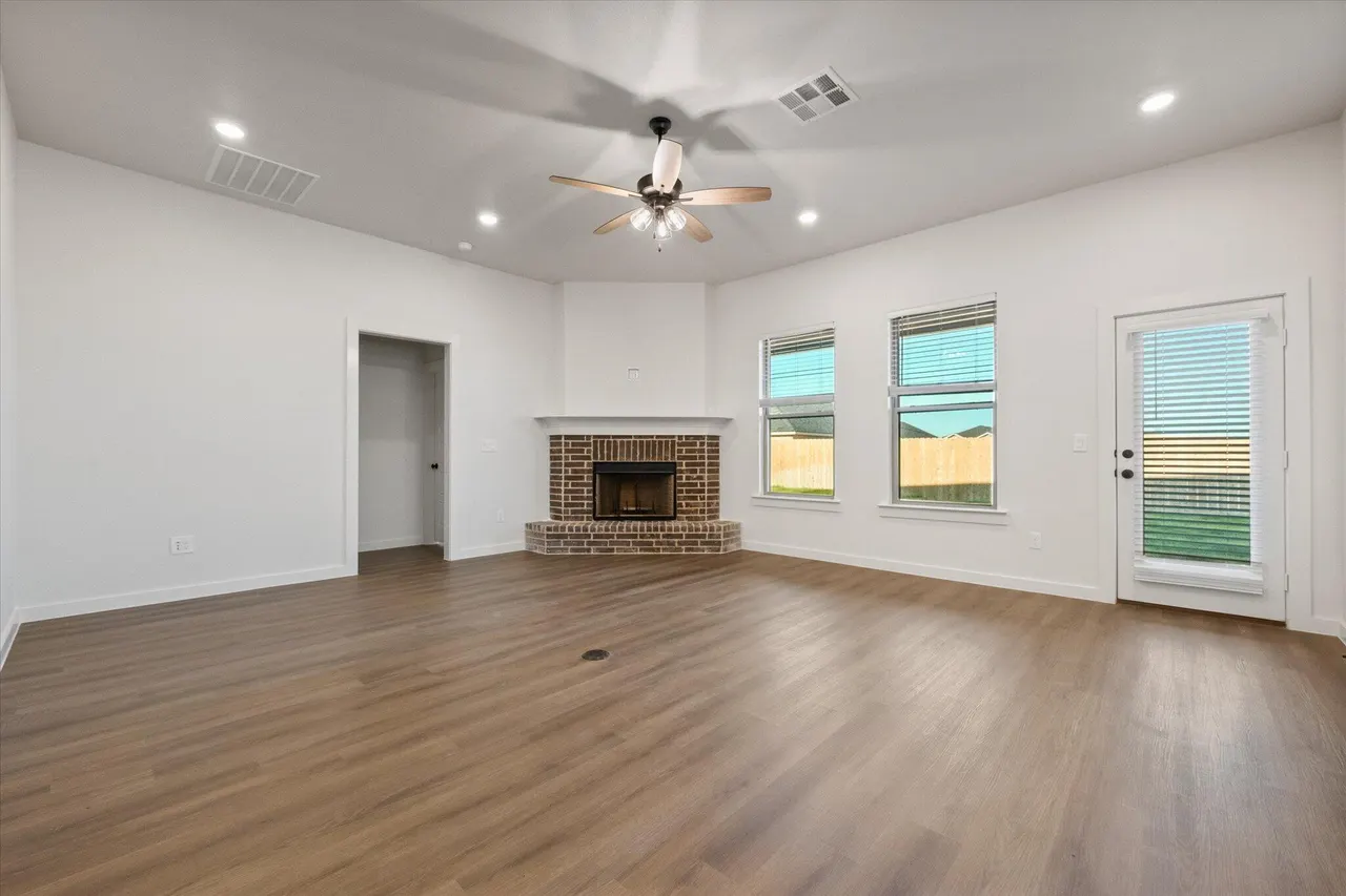 Photo 5 — 12009 Justice Avenue, Lubbock, TX 79424