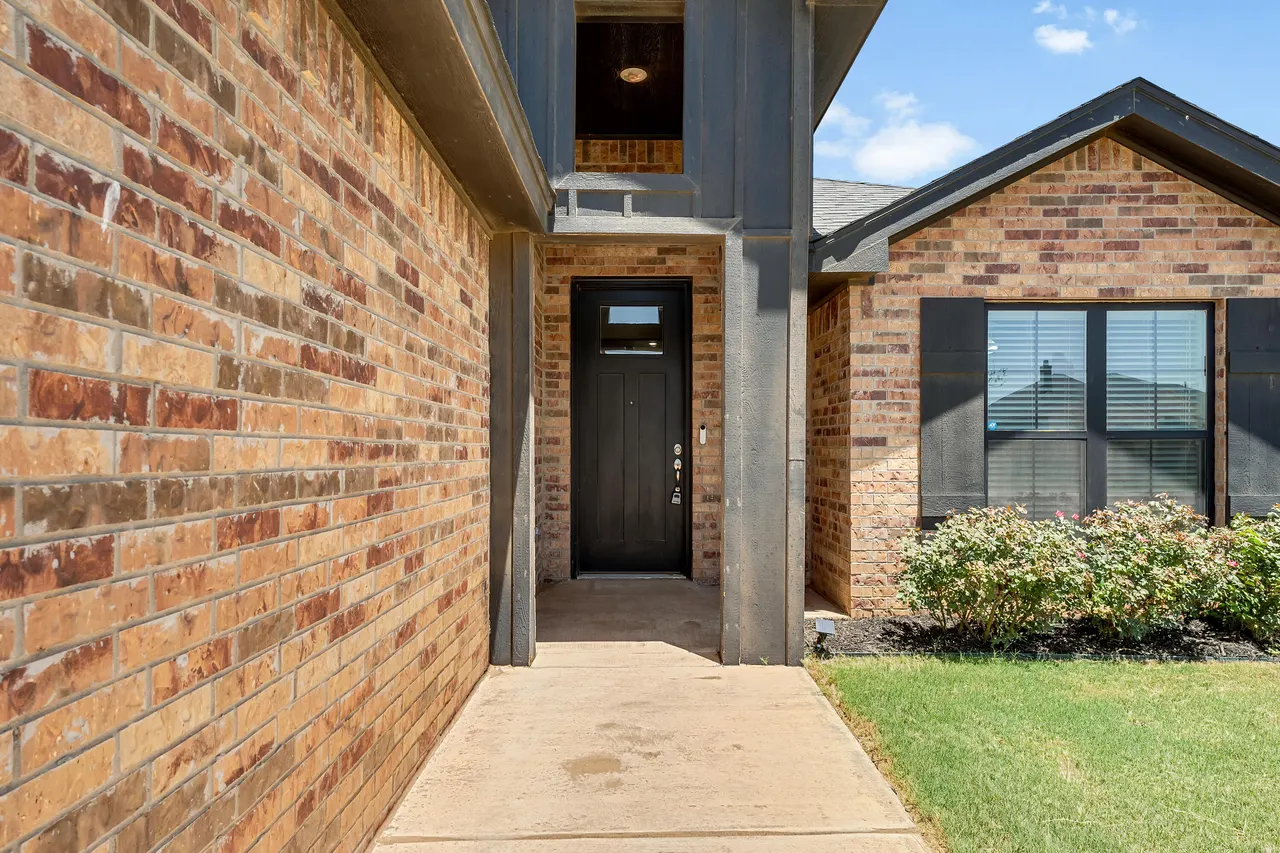 Photo 3 — 412 Cowboy Lane, Wolfforth, TX 79382