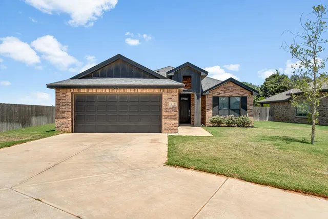 Photo 2 — 412 Cowboy Lane, Wolfforth, TX 79382