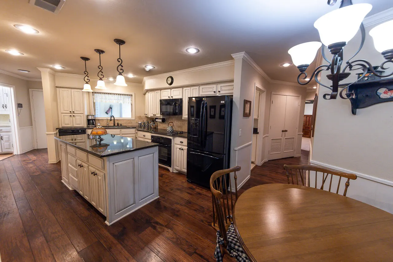 Photo 7 — 5212 27th Street, Lubbock, TX 79407