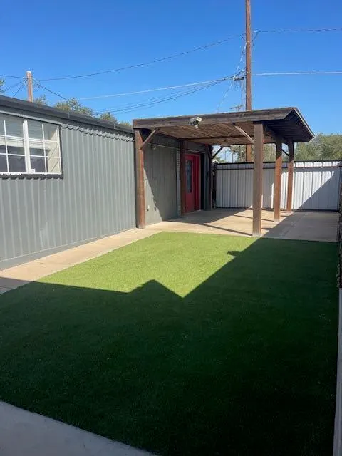 Photo 2 — 3920 Avenue U, Lubbock, TX 79412
