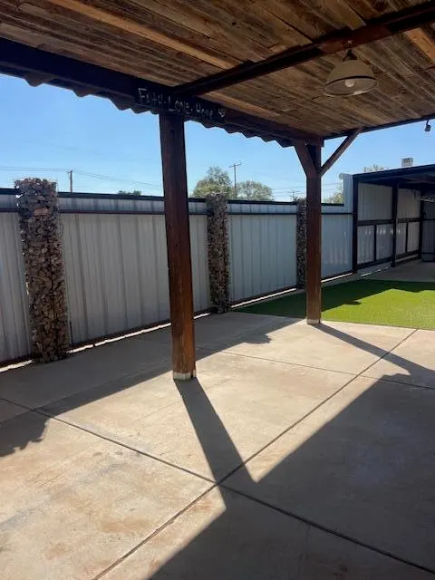 Photo 5 — 3920 Avenue U, Lubbock, TX 79412
