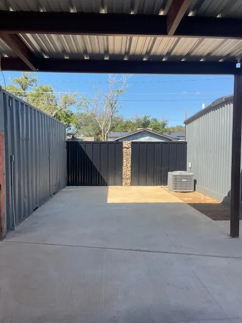 Photo 6 — 3920 Avenue U, Lubbock, TX 79412