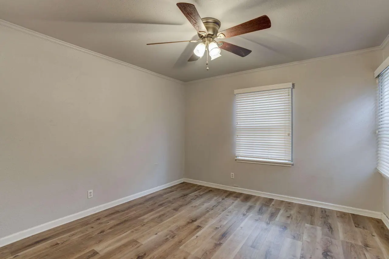 Photo 23 — 2206 32nd Street, Lubbock, TX 79411