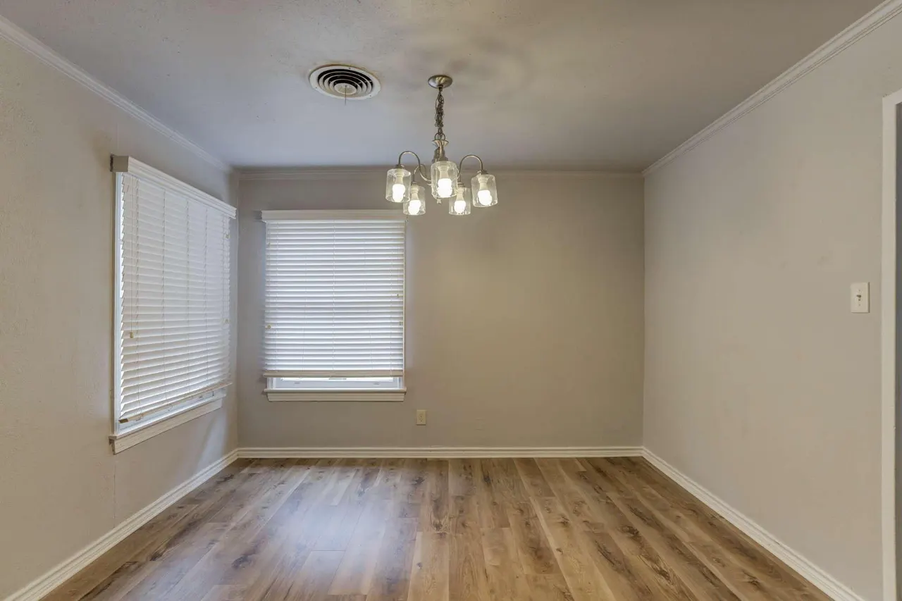 Photo 6 — 2206 32nd Street, Lubbock, TX 79411