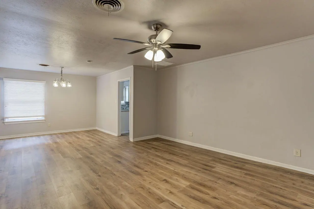 Photo 4 — 2206 32nd Street, Lubbock, TX 79411