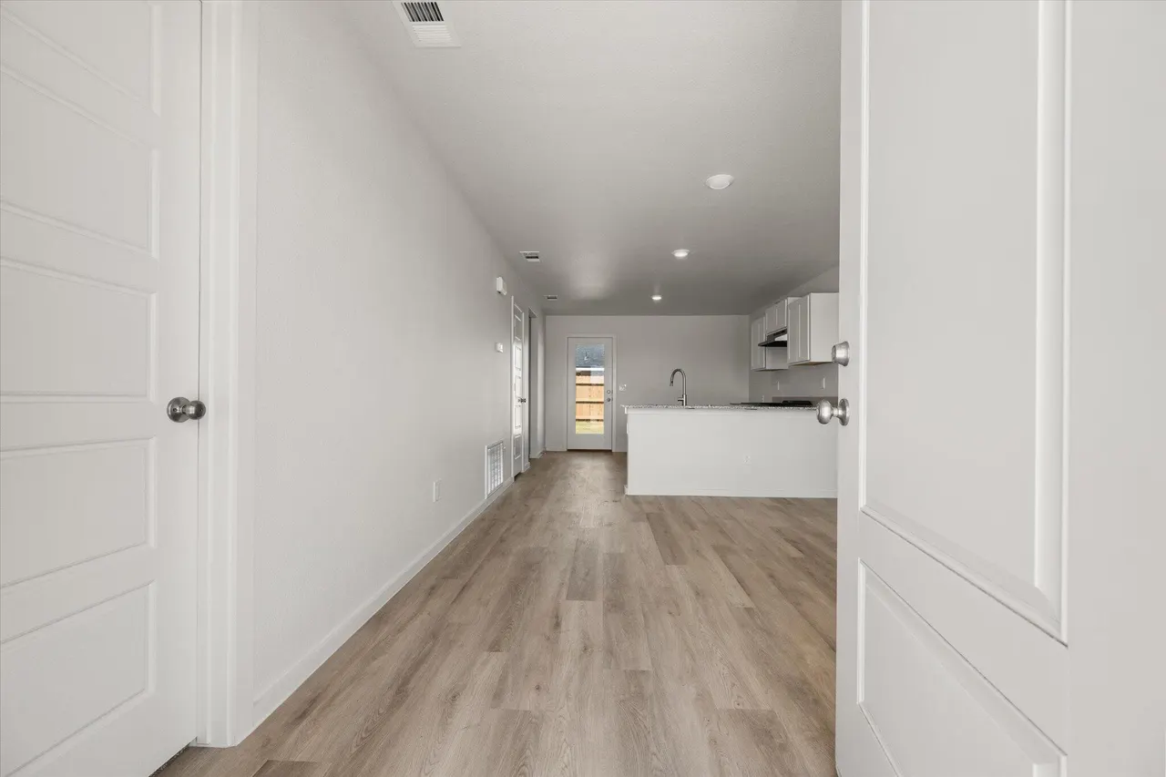 Photo 4 — 8318 25th Street, Lubbock, TX 79407