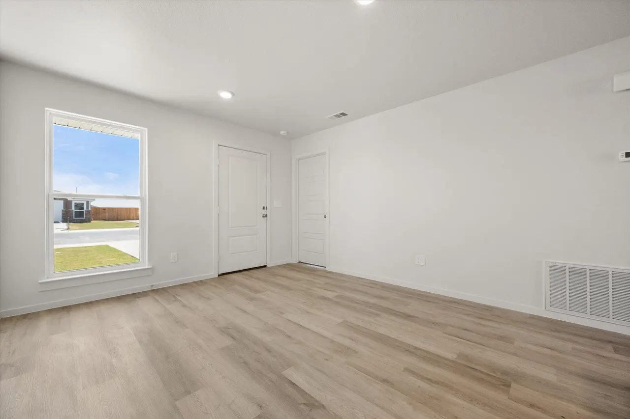 Photo 9 — 8318 25th Street, Lubbock, TX 79407