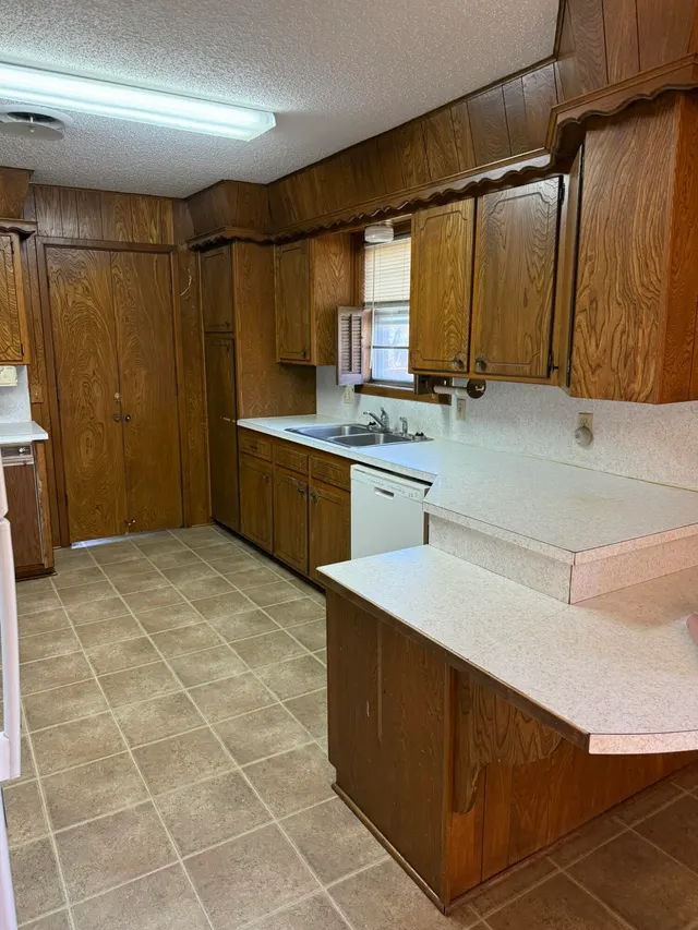 Photo 4 — 2018 Main Street, Petersburg, TX 79250