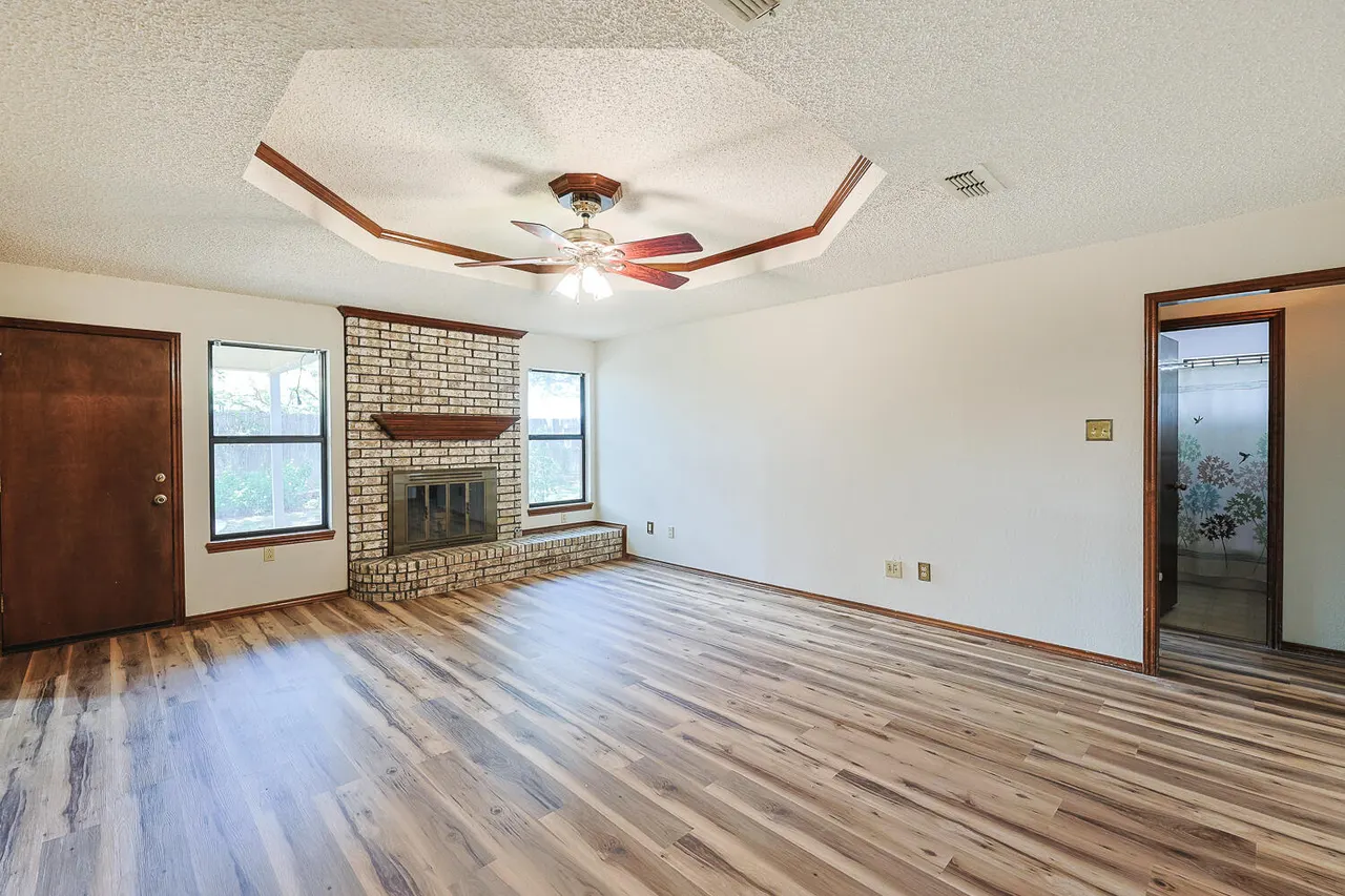 Photo 8 — 6012 73rd Street, Lubbock, TX 79424