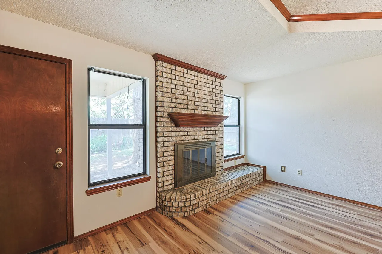 Photo 12 — 6012 73rd Street, Lubbock, TX 79424