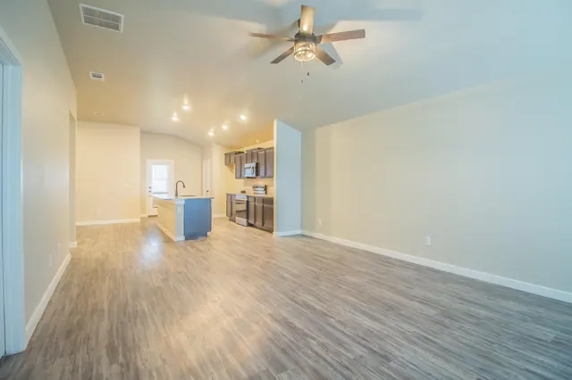 Photo 5 — 3213 Waverly Avenue, Lubbock, TX 79407