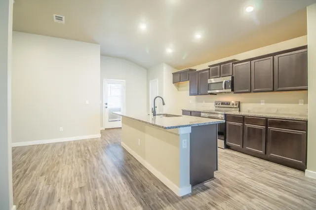 Photo 8 — 3213 Waverly Avenue, Lubbock, TX 79407