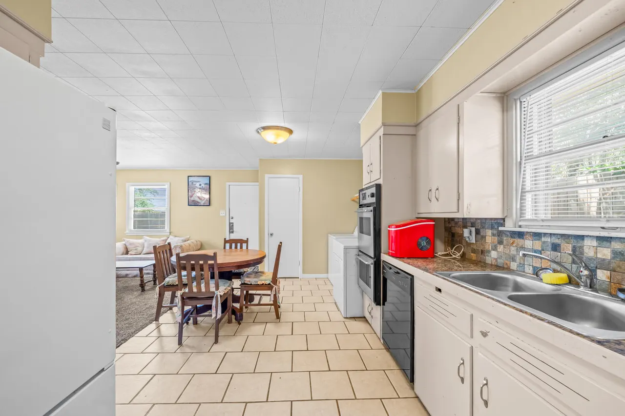 Photo 7 — 3607 31st Street, Lubbock, TX 79410