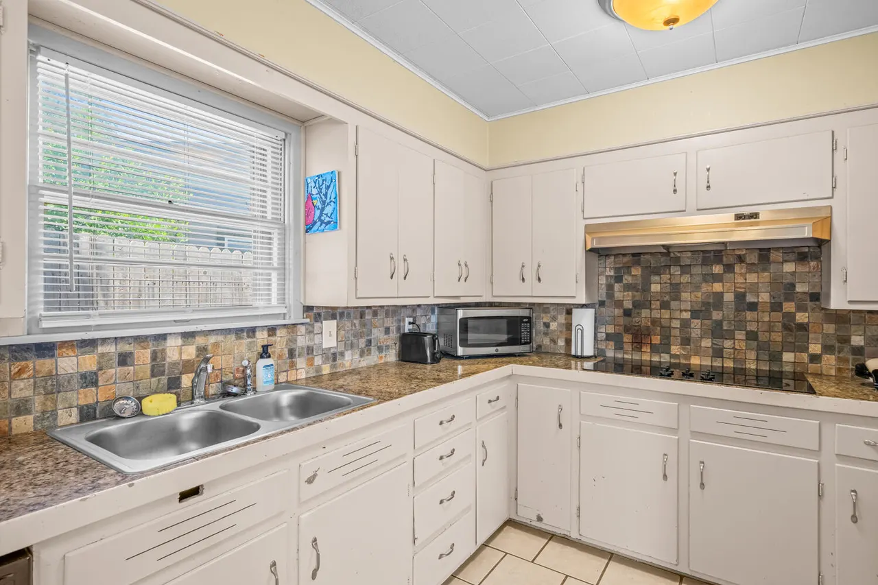 Photo 6 — 3607 31st Street, Lubbock, TX 79410