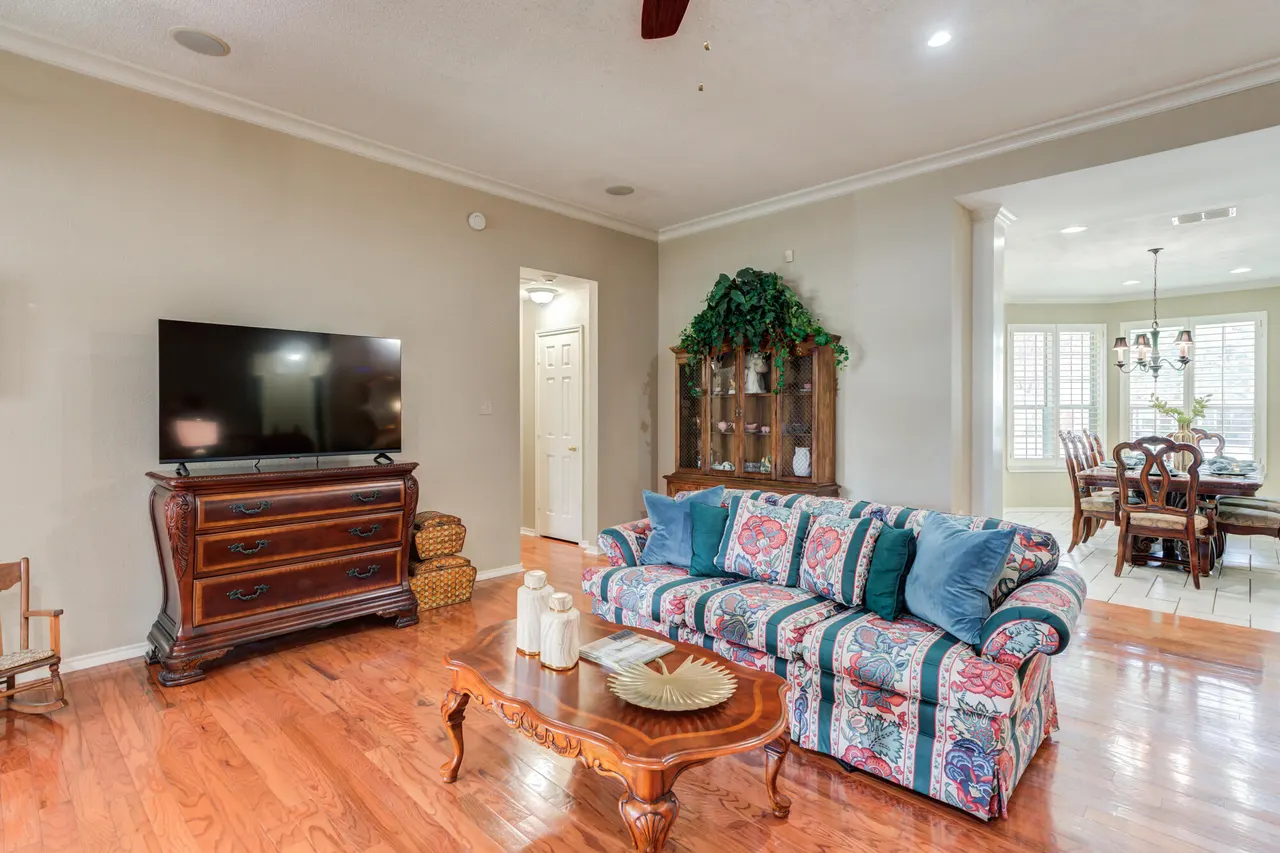 Photo 11 — 112 N York Avenue, Lubbock, TX 79416