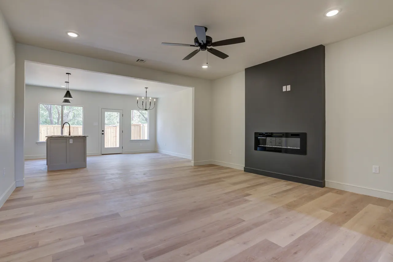 Photo 3 — 2405 Joliet Avenue, Lubbock, TX 79410