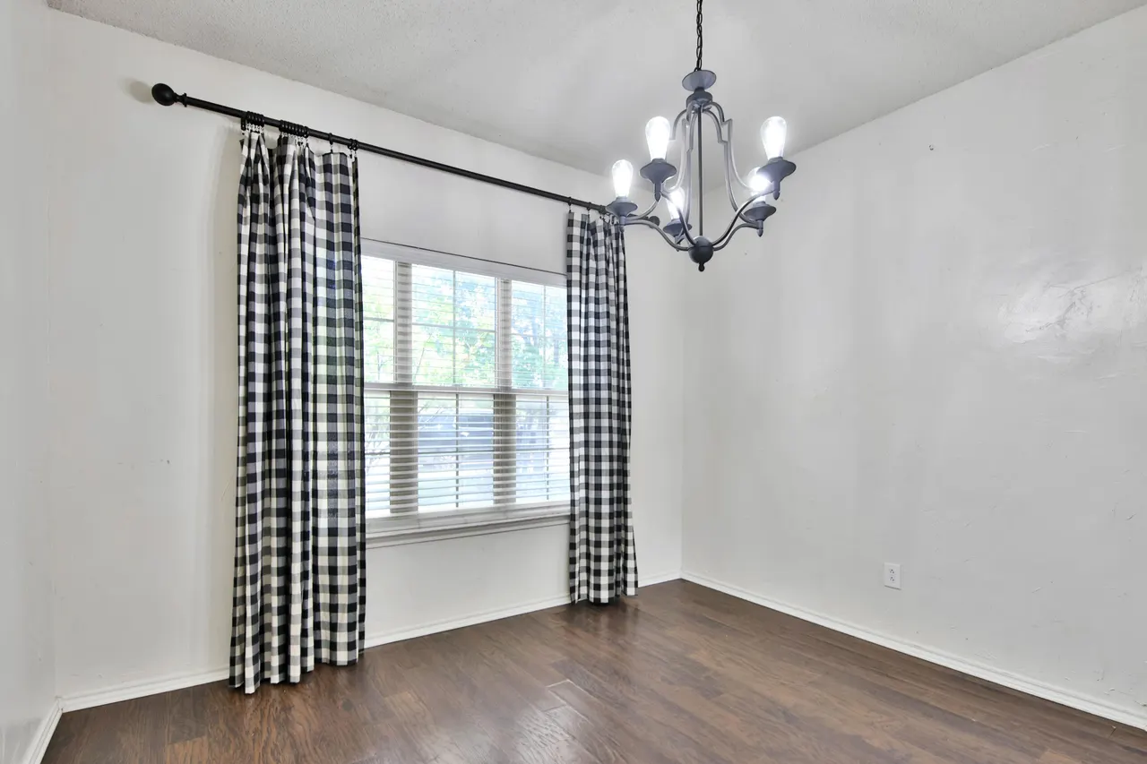 Photo 9 — 9806 Iola Avenue, Lubbock, TX 79424