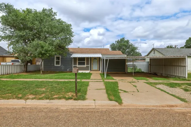 Front exterior — 205 N Emerald Street, Crosbyton, TX 79322