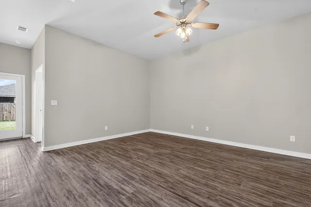Photo 8 — 2002 137th Street, Lubbock, TX 79423