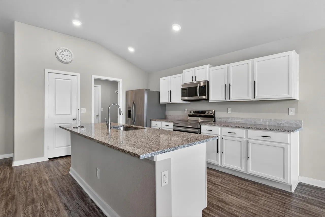 Photo 13 — 2002 137th Street, Lubbock, TX 79423