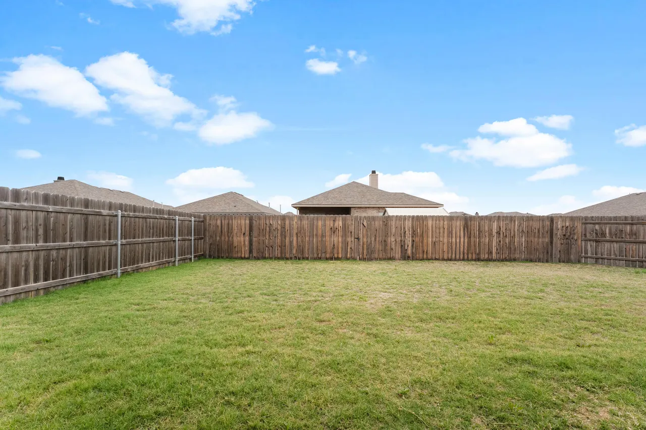 Photo 23 — 2002 137th Street, Lubbock, TX 79423
