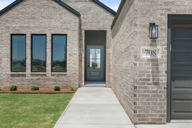 Photo 3 — 708 E 13th Street, Wolfforth, TX 79382