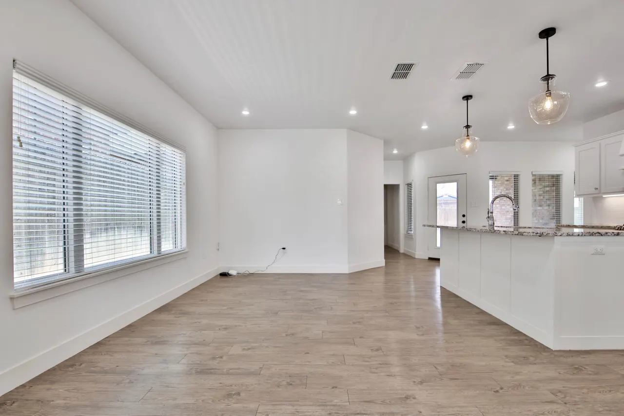 Photo 6 — 10117 Avenue W, Lubbock, TX 79423