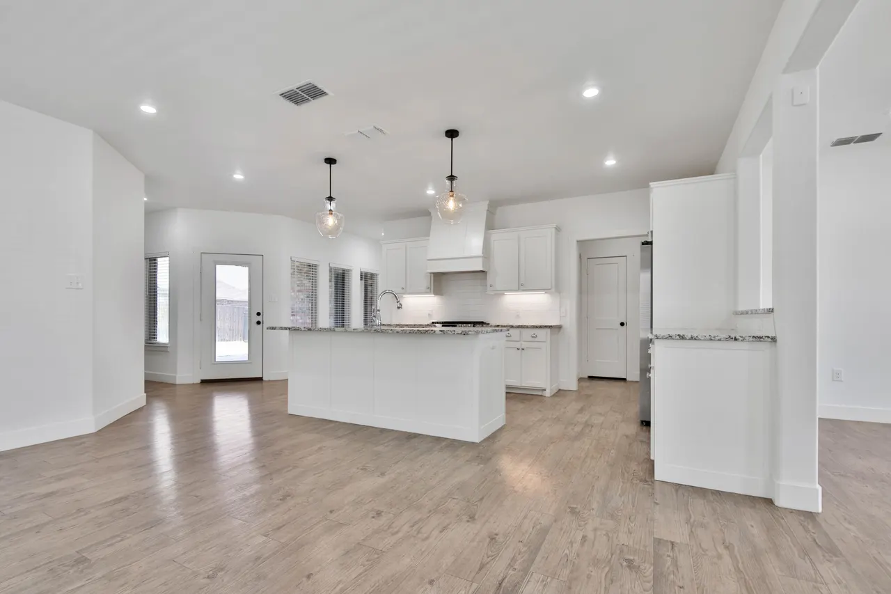 Photo 10 — 10117 Avenue W, Lubbock, TX 79423