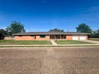 Sold home at 302 SW 5th Street