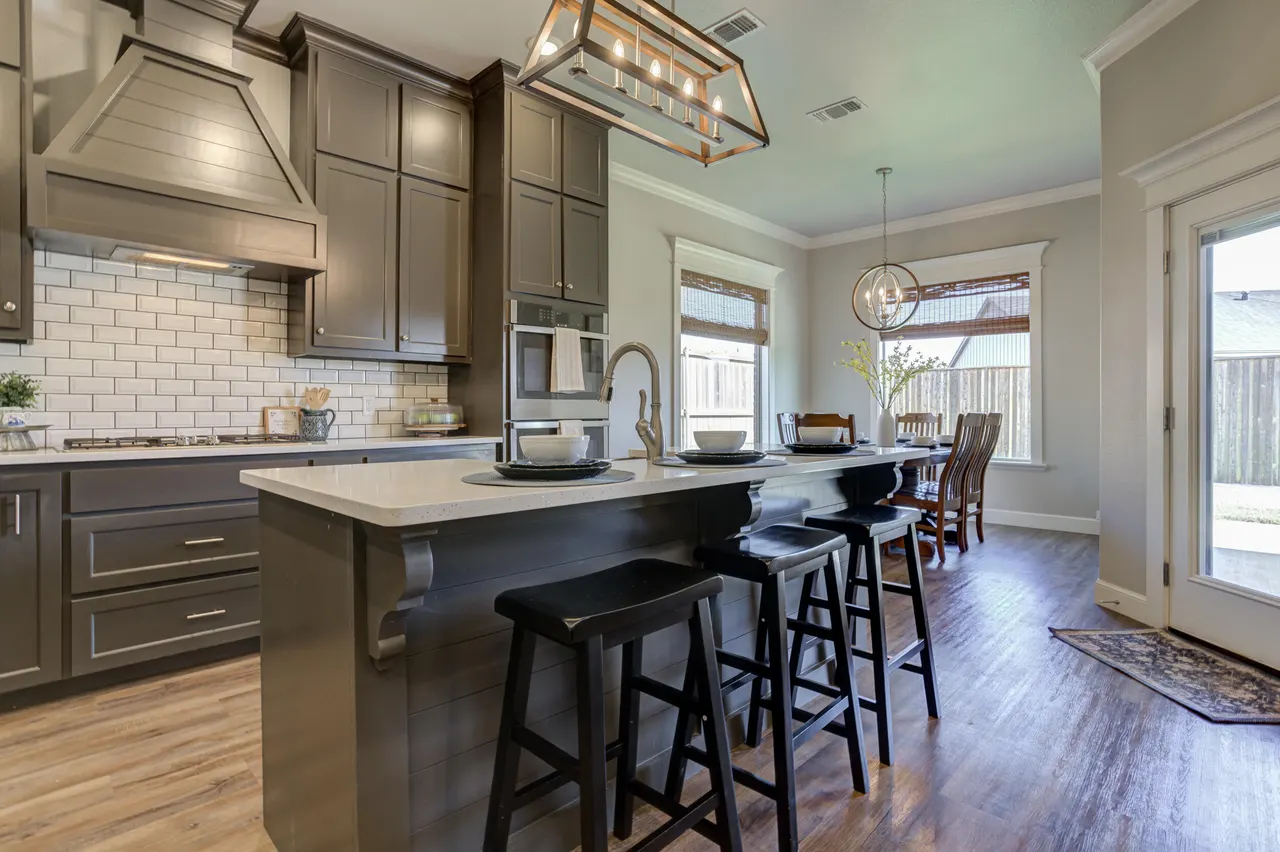 Photo 10 — 712 Ventoso Circle, Wolfforth, TX 79382