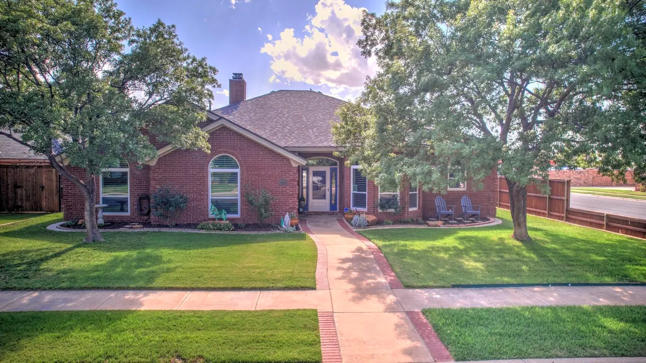 Photo 4 — 10302 York Avenue, Lubbock, TX 79424