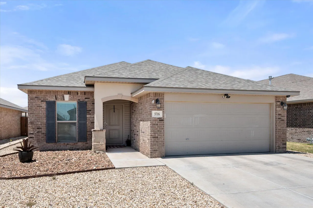 Photo 4 — 3716 Oakridge Avenue, Lubbock, TX 79407