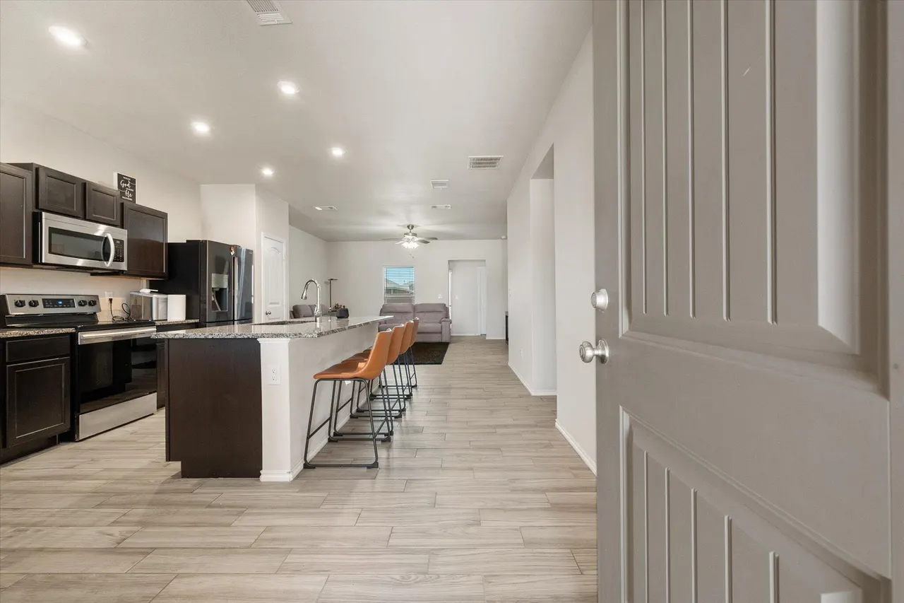 Photo 5 — 3716 Oakridge Avenue, Lubbock, TX 79407