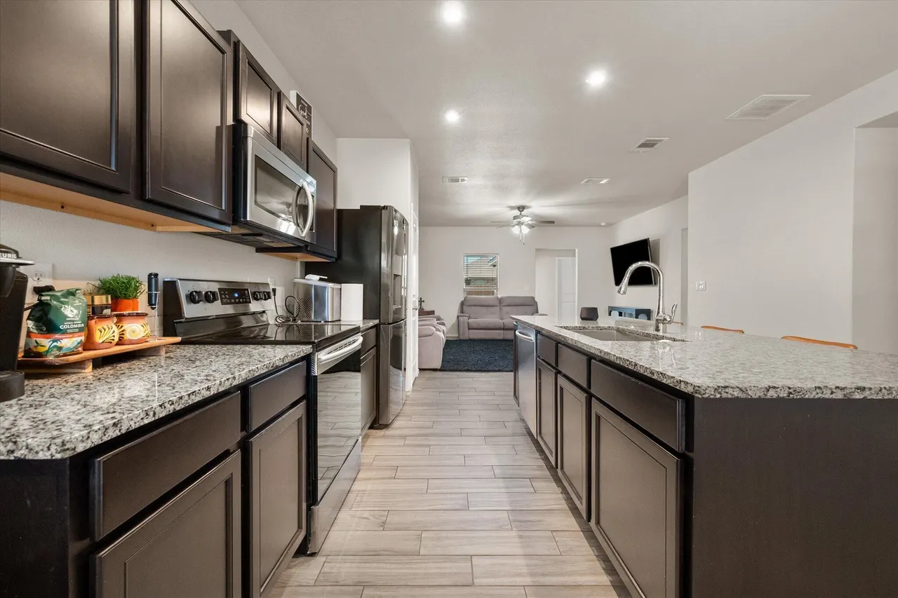Photo 13 — 3716 Oakridge Avenue, Lubbock, TX 79407