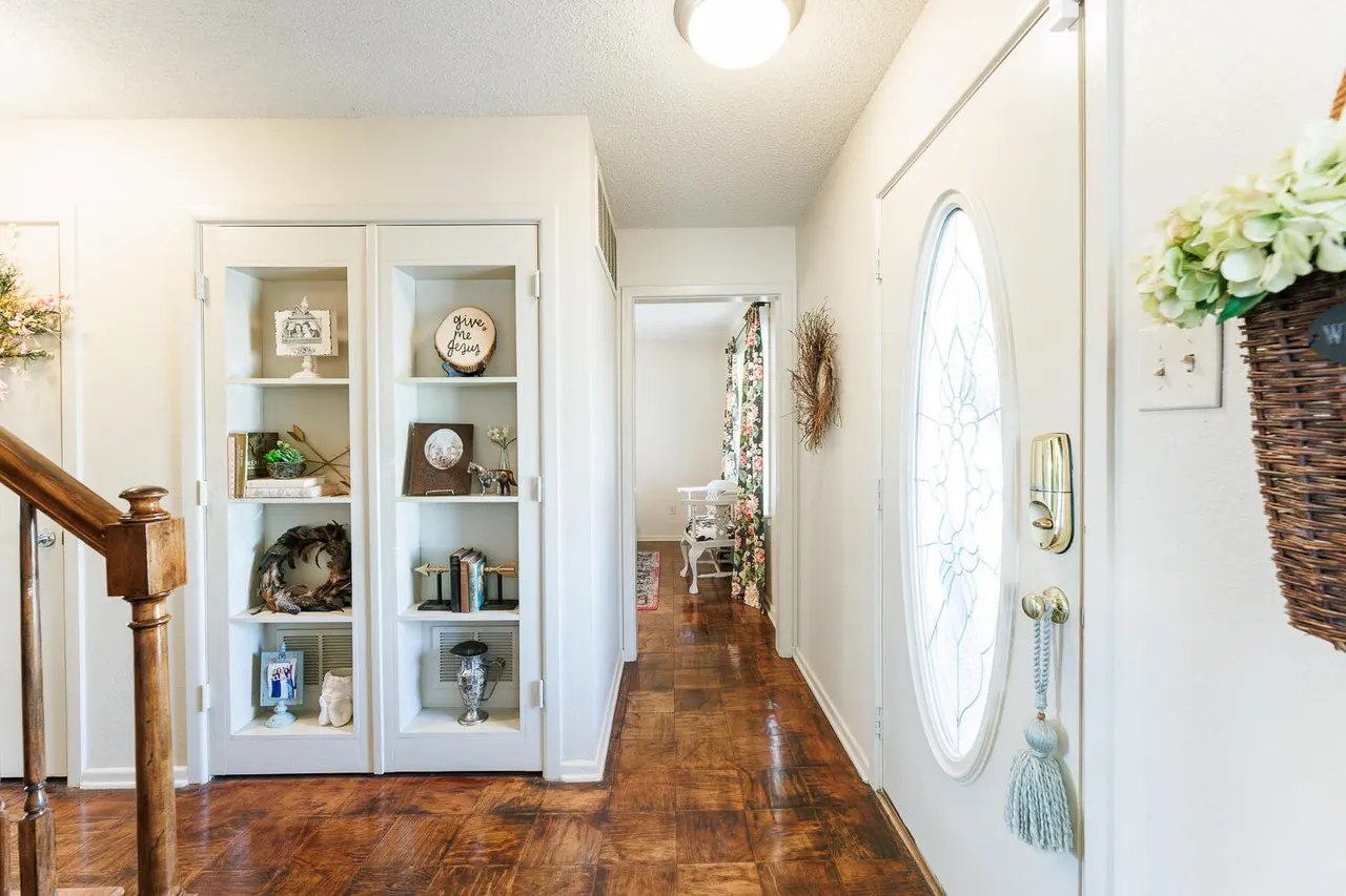 Photo 5 — 5213 17th Street, Lubbock, TX 79416