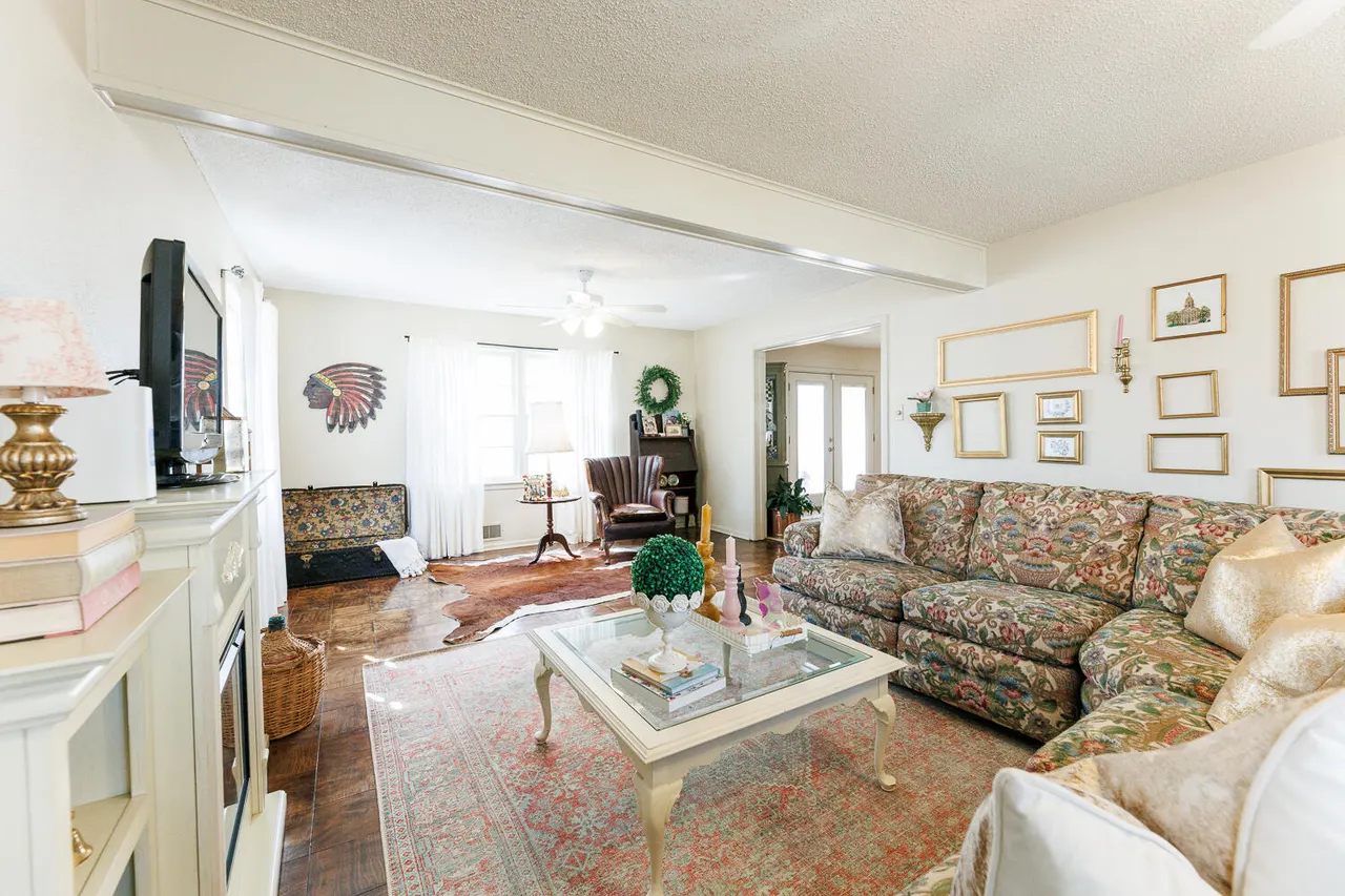 Photo 9 — 5213 17th Street, Lubbock, TX 79416